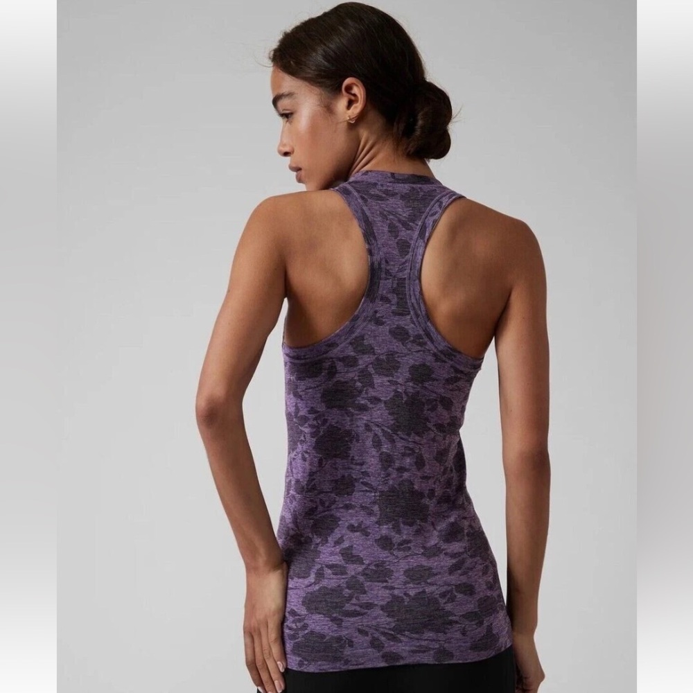 ATHLETA Momentum Seamless Tank in Black Floral / XS
